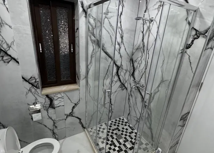 Arlis - Near North And South Terminal