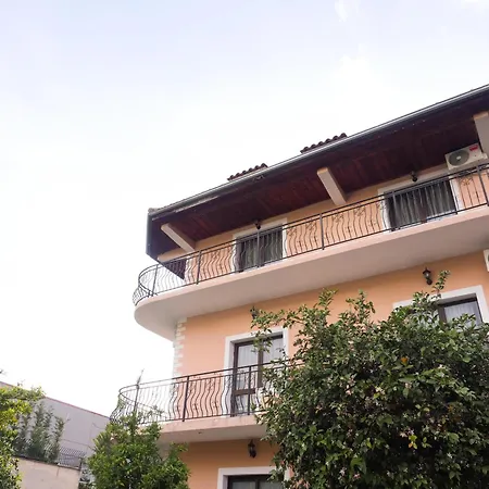 Apartment Arlis - Near North And South Terminal Tirana