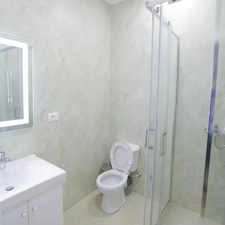 Apartment Arlis - Near North And South Terminal