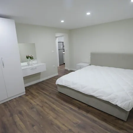 Arlis - Near North And South Terminal Apartment Tirana