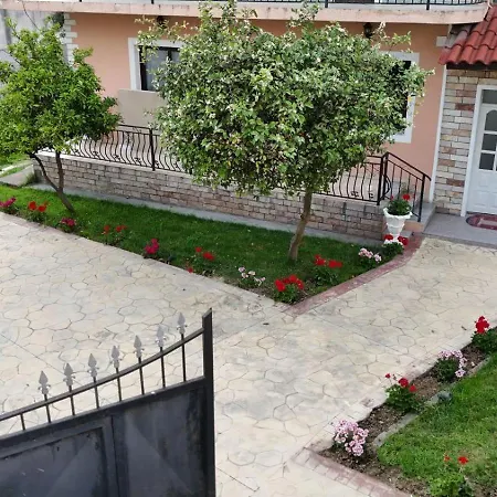 Arlis - Near North And South Terminal Apartamento