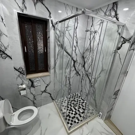 Arlis - Near North And South Terminal