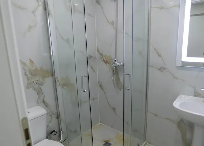 Appartamento Arlis - Near North And South Terminal Tirana