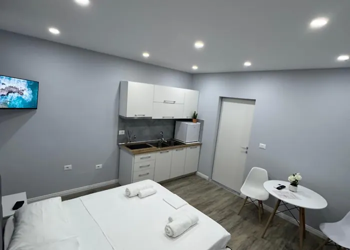 Appartamento Arlis - Near North And South Terminal Tirana